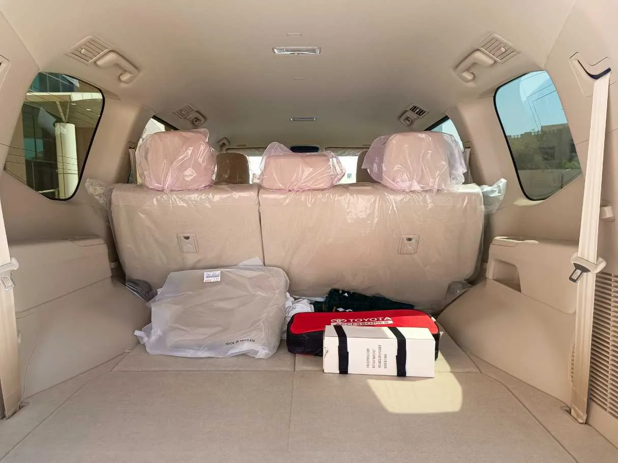 Car image 32