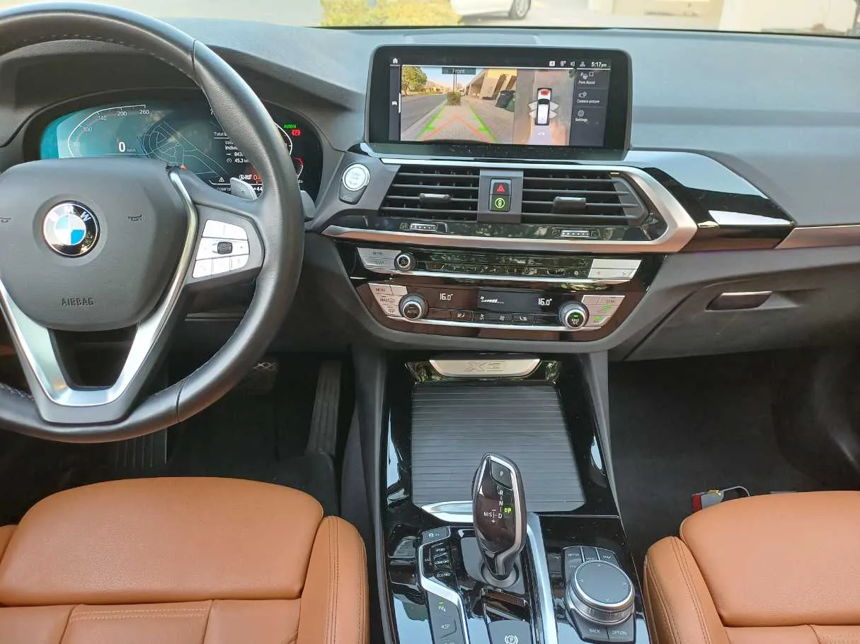 Car image 18