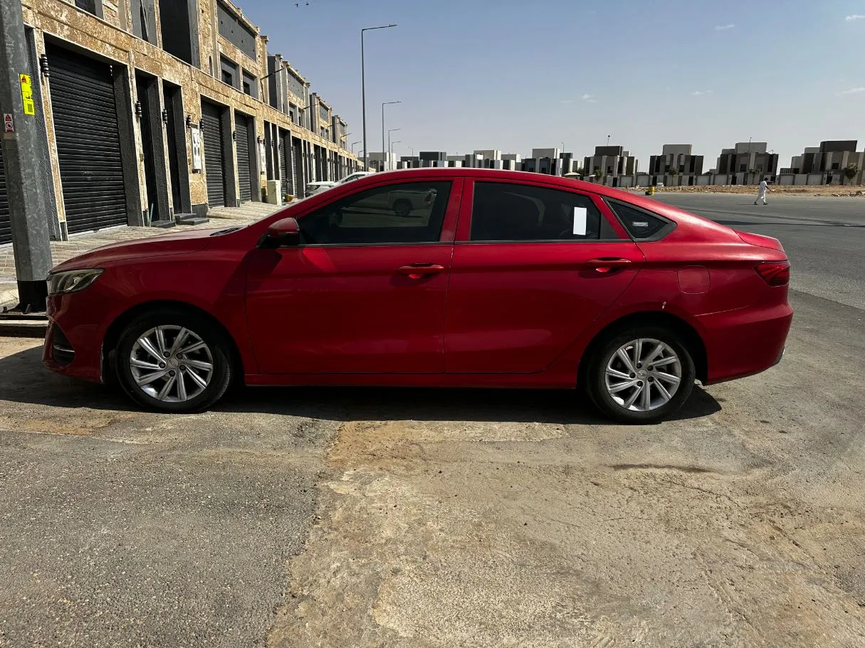 Car image 8
