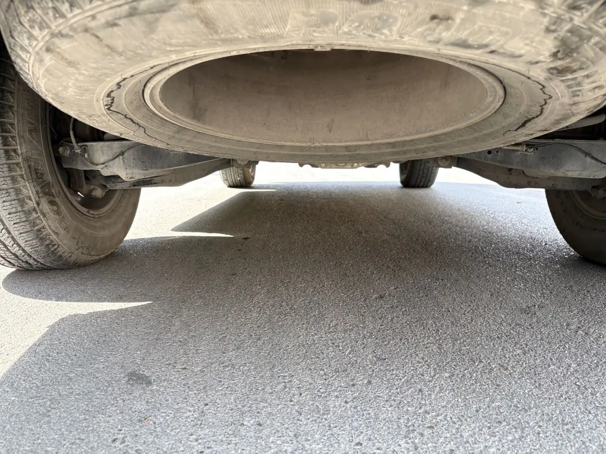 Car image 30