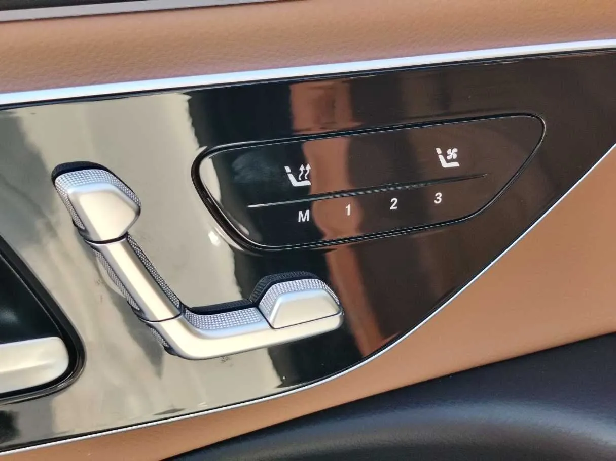 Car image 29