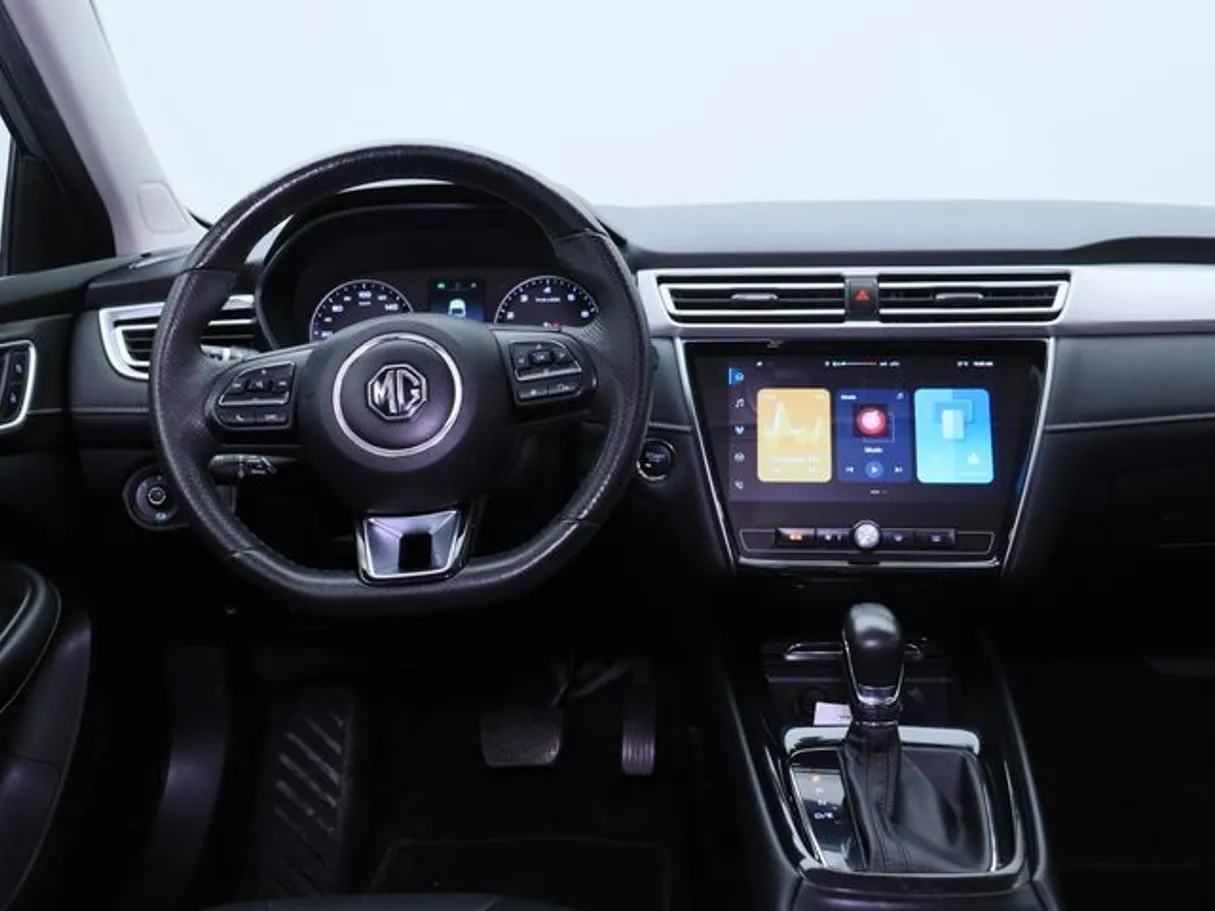 Car image 15
