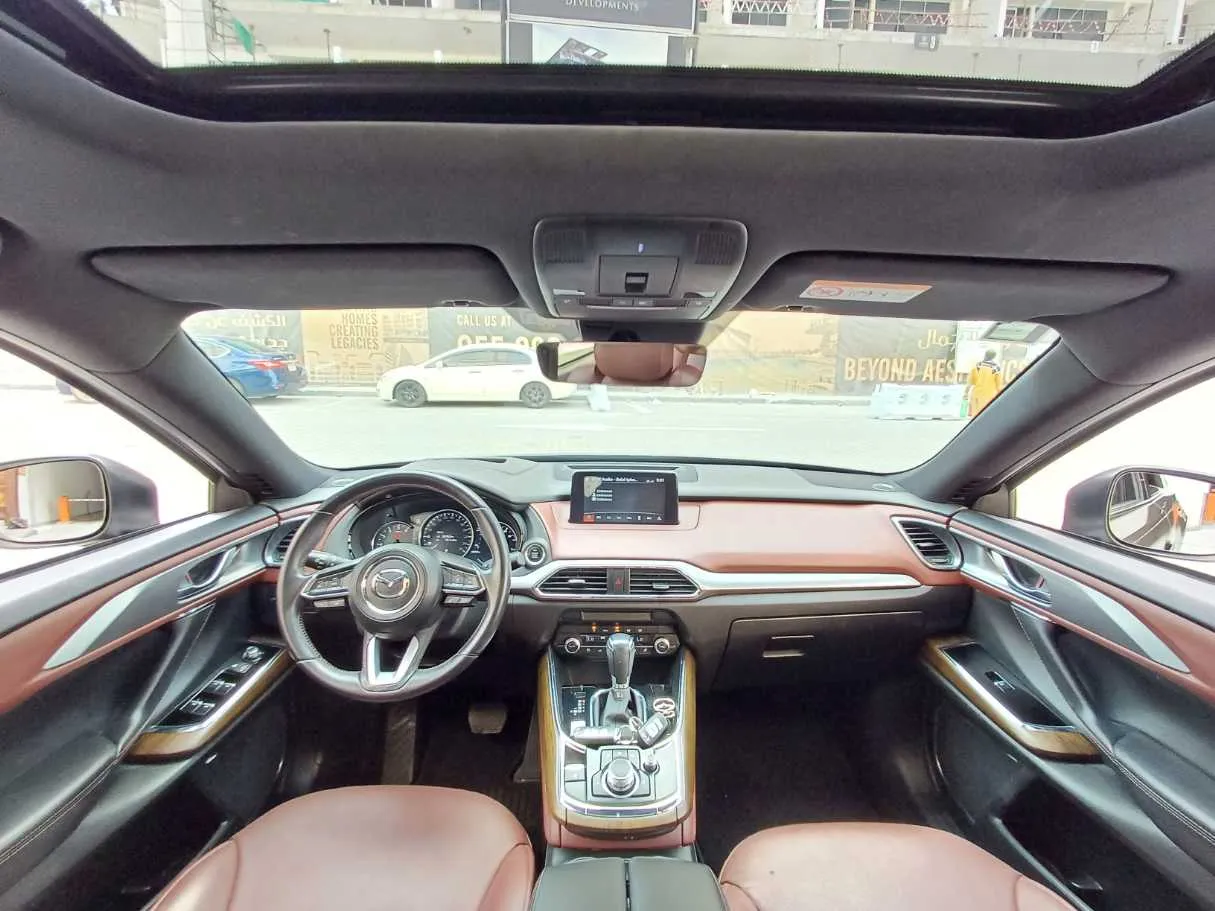 Car image 17