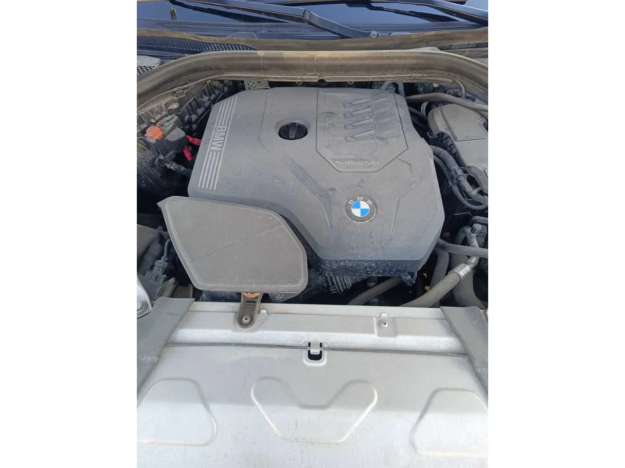 Car image 40