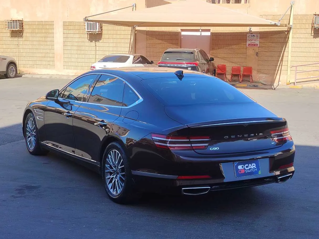 Car image 7