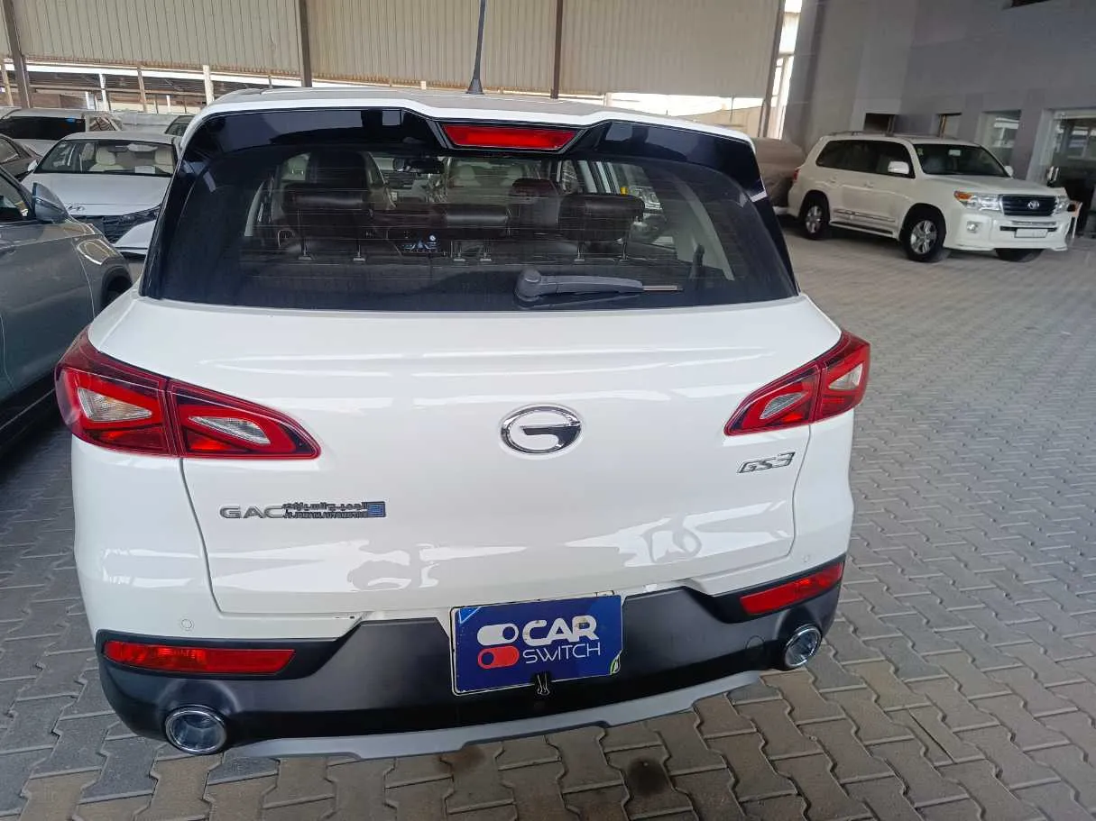 Car image 5