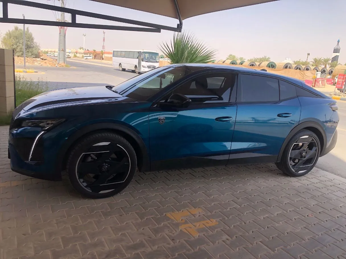 Car image 8