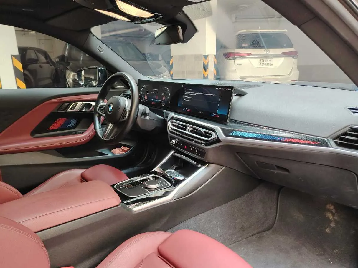 Car image 19