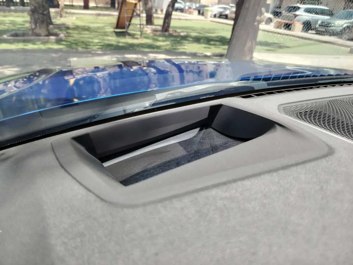 Car image 42