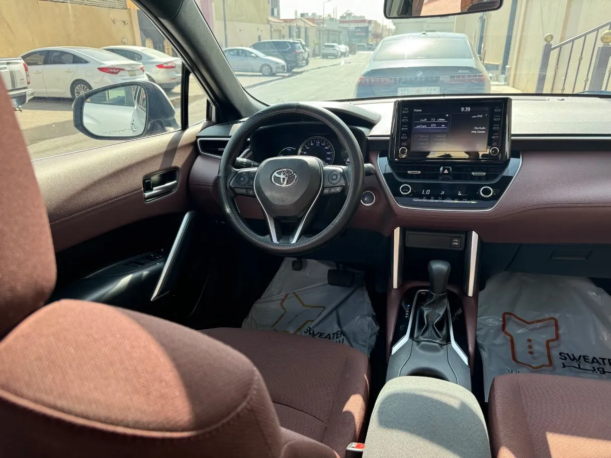 Car image 13