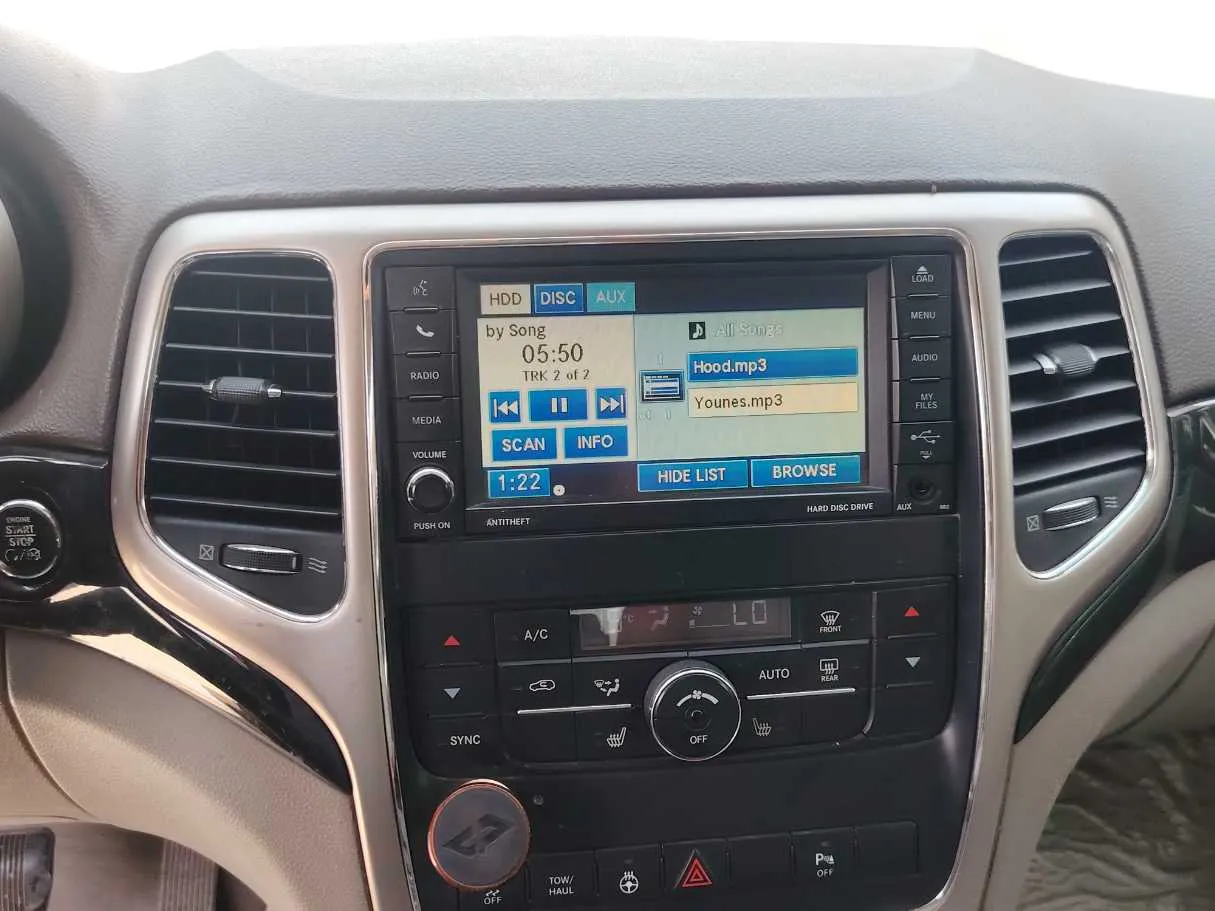 Car image 16