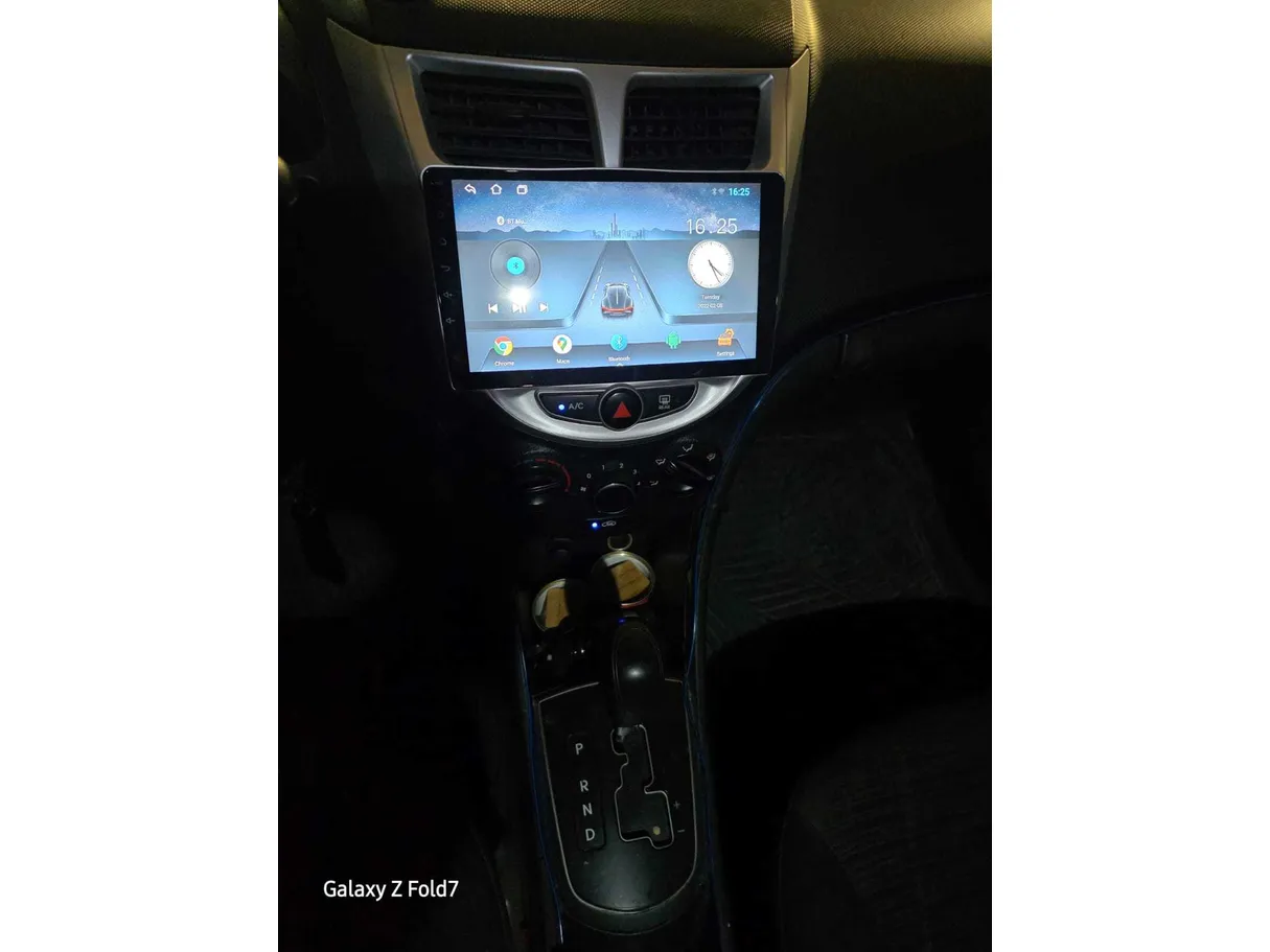 Car image 11