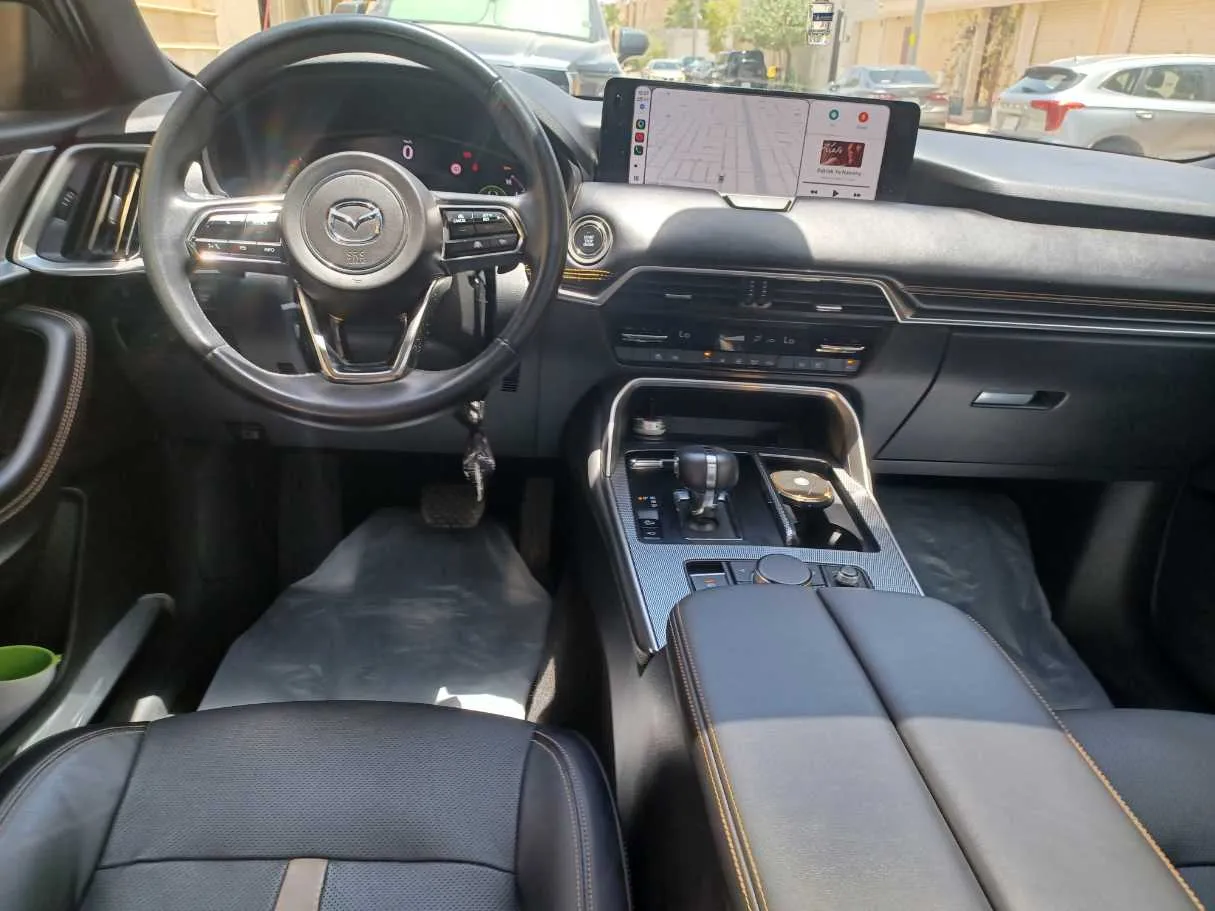 Car image 18
