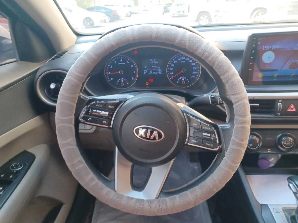 Car image 16