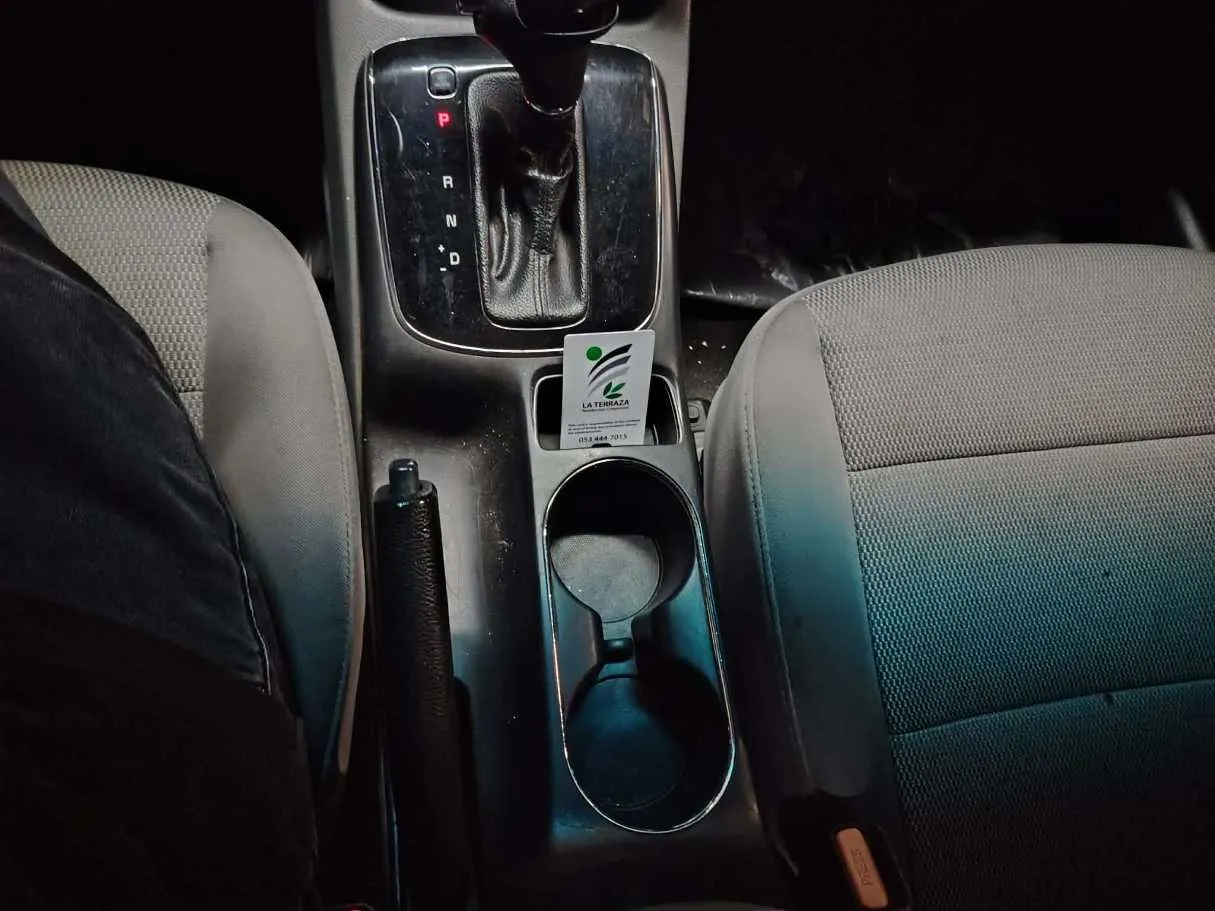 Car image 27
