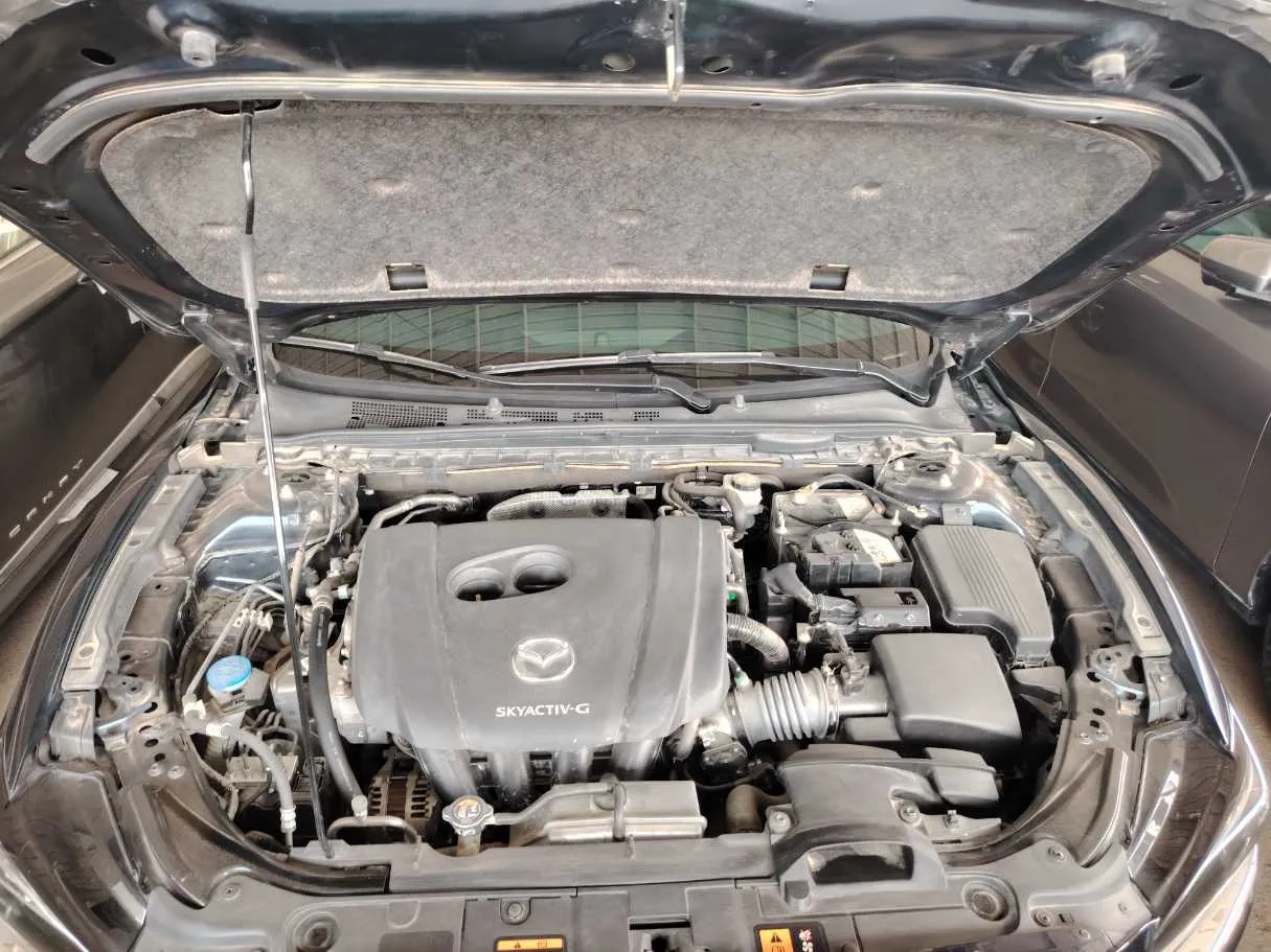 Car image 30