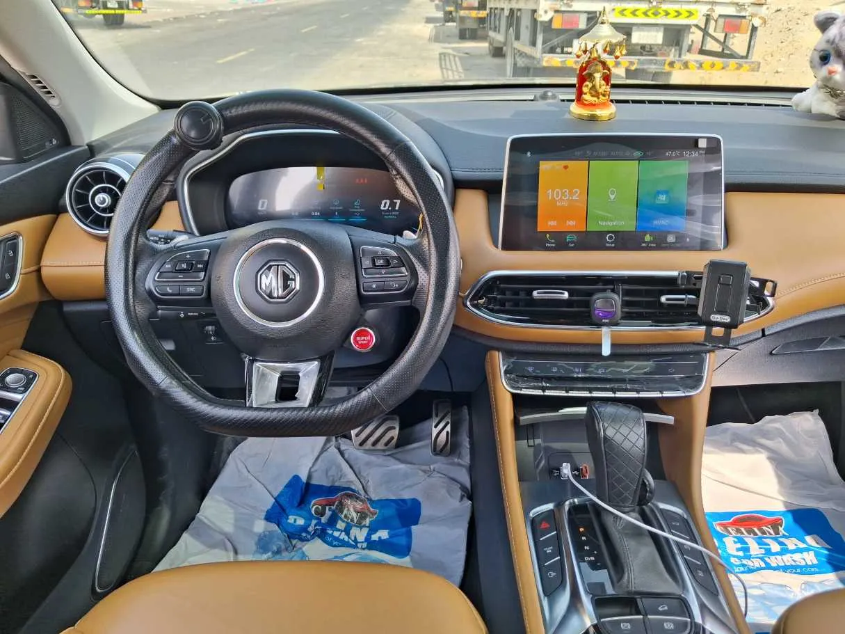 Car image 16