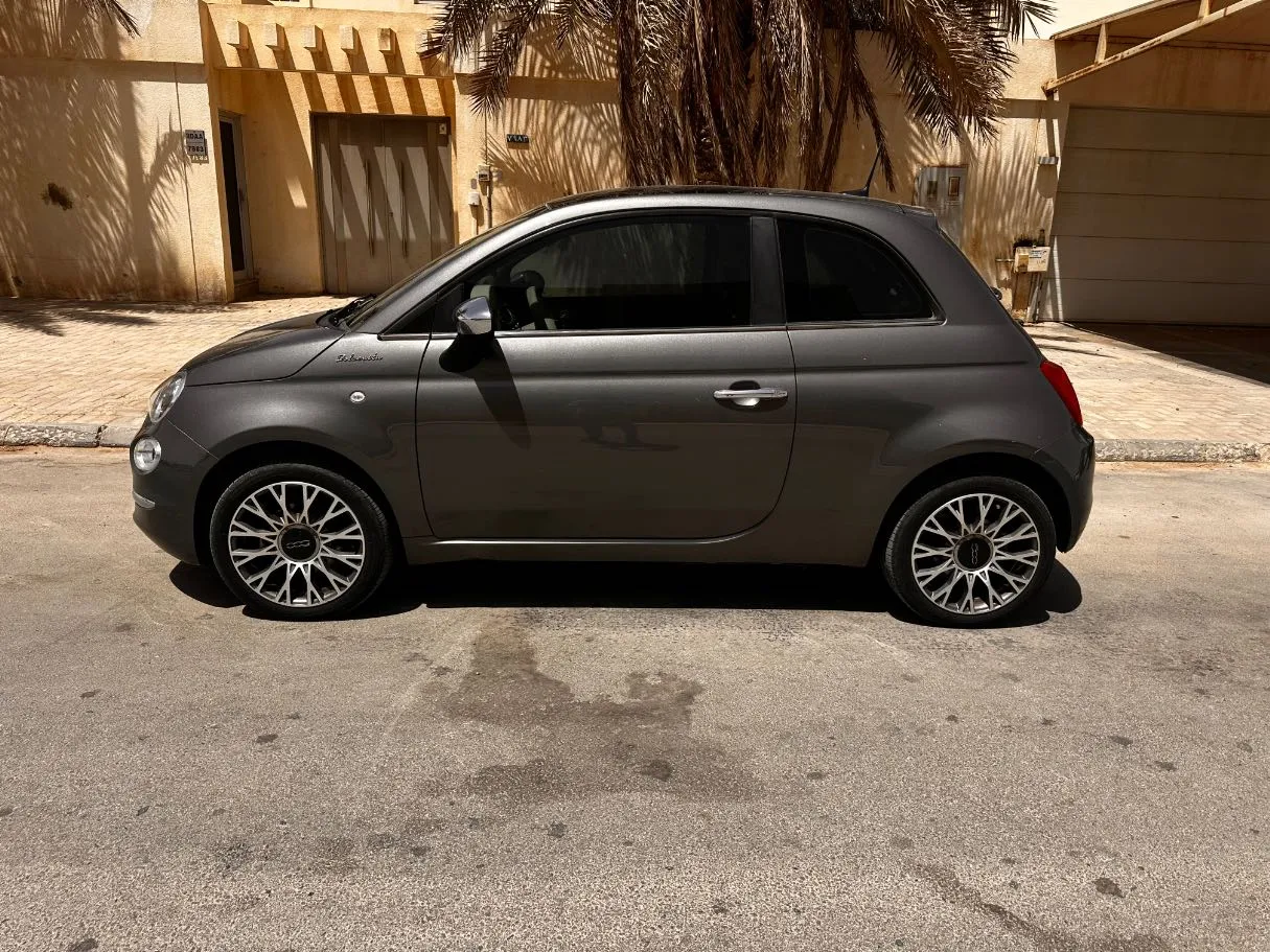 Car image 8