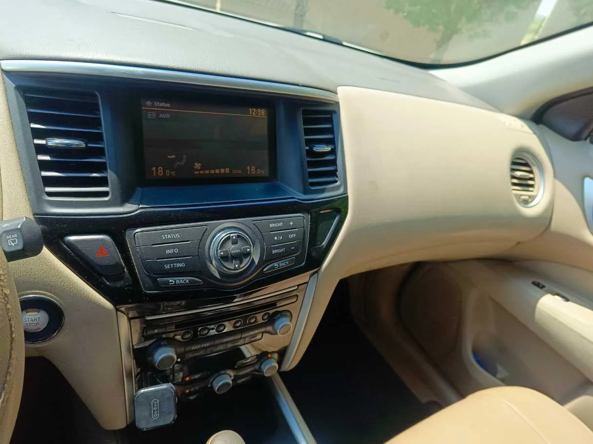 Car image 21