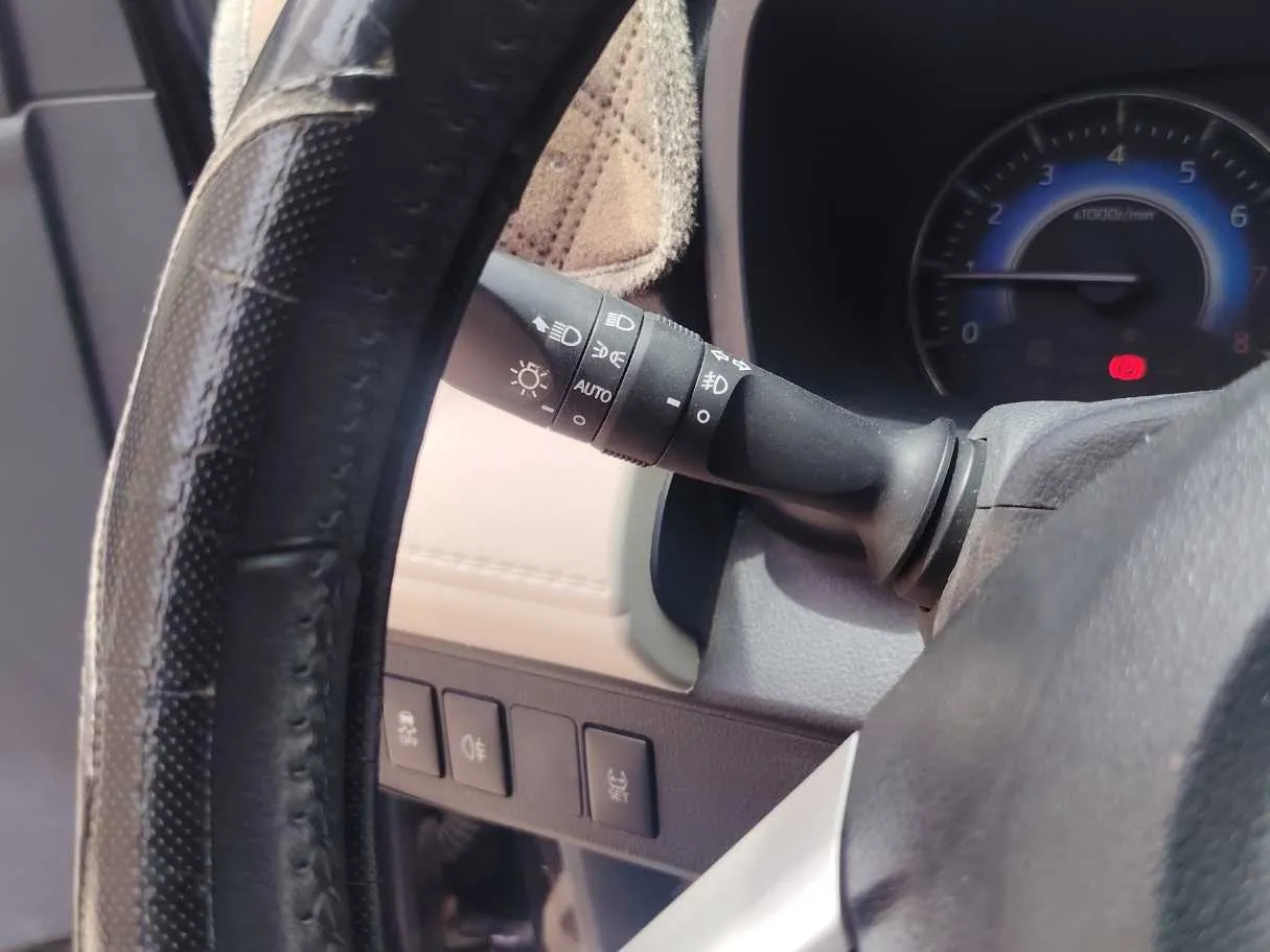 Car image 30