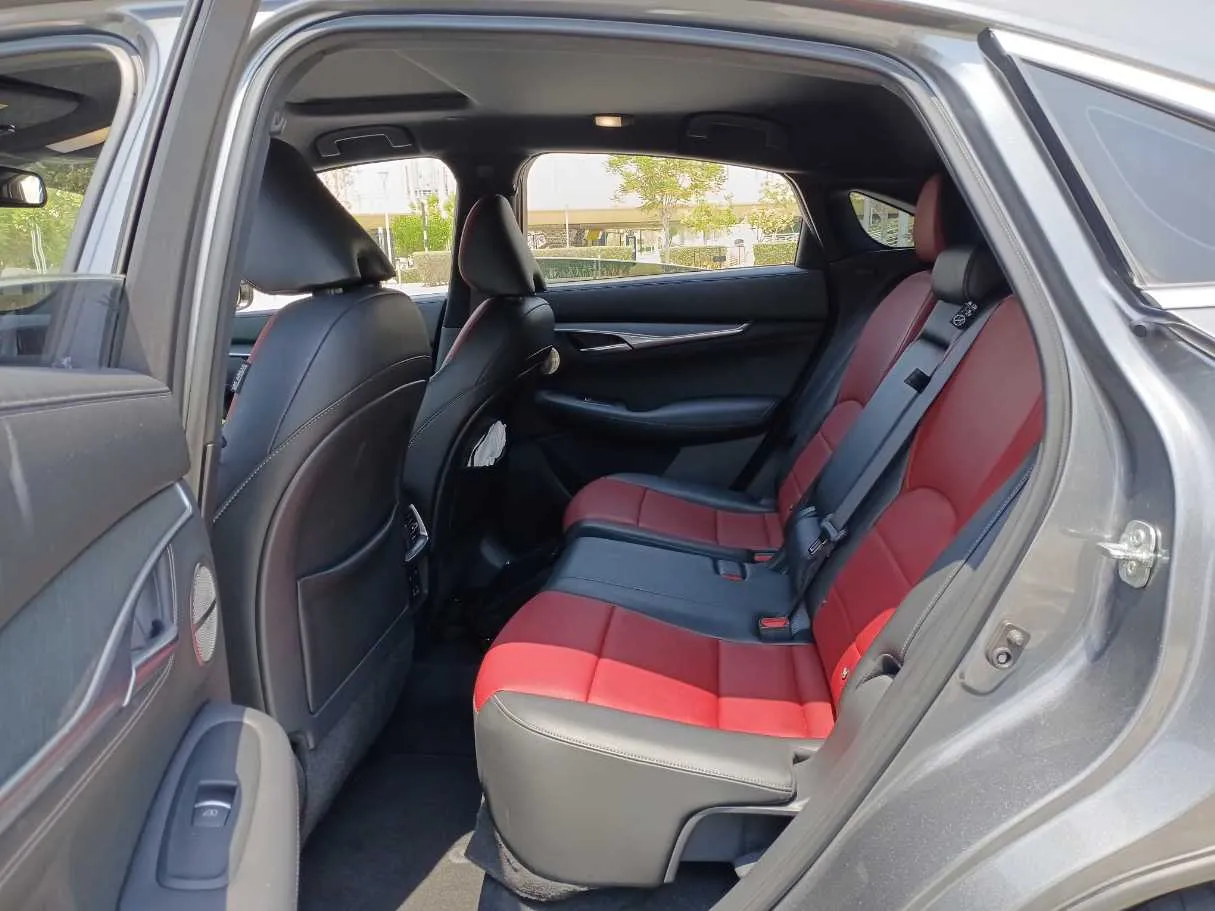 Car image 13