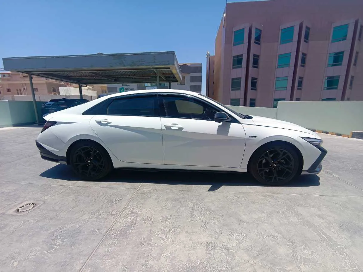 Car image 4