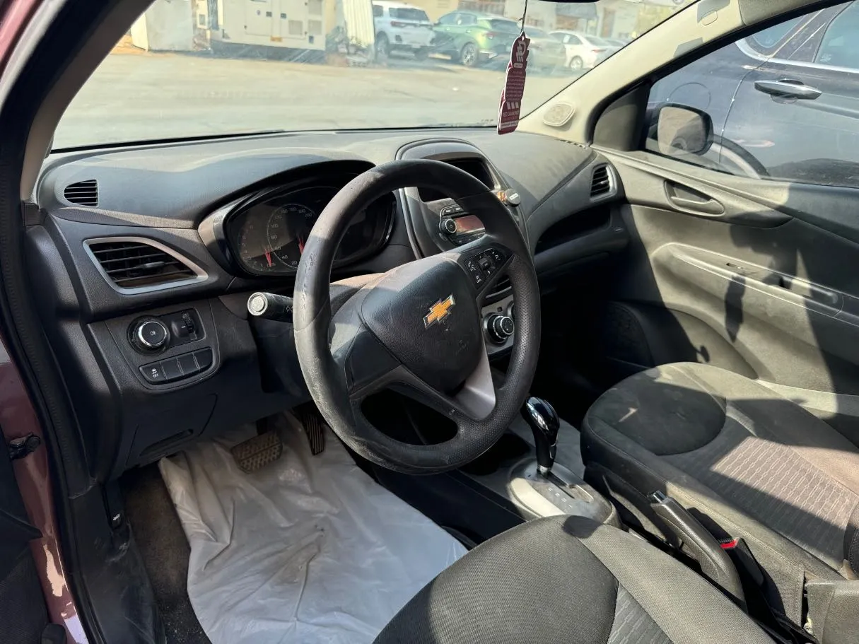 Car image 18