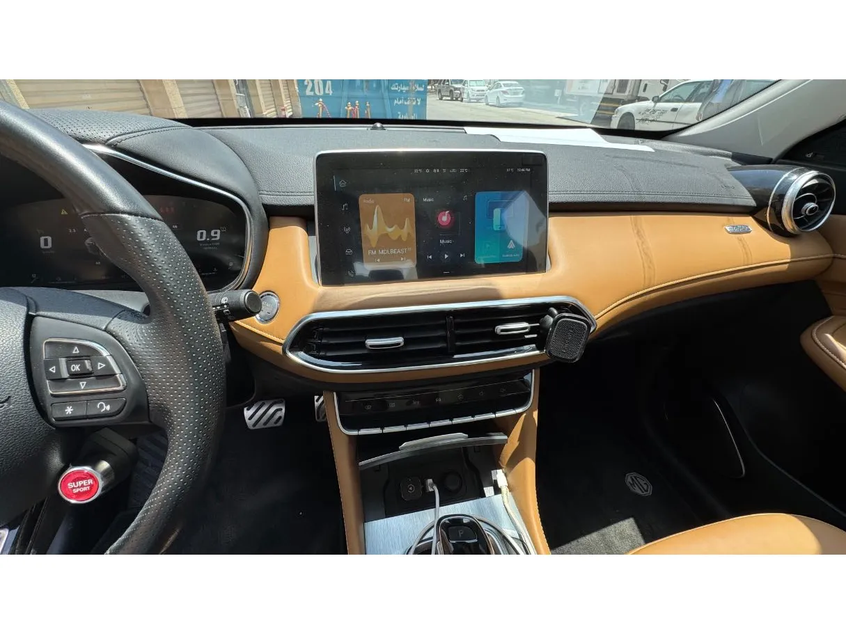 Car image 16