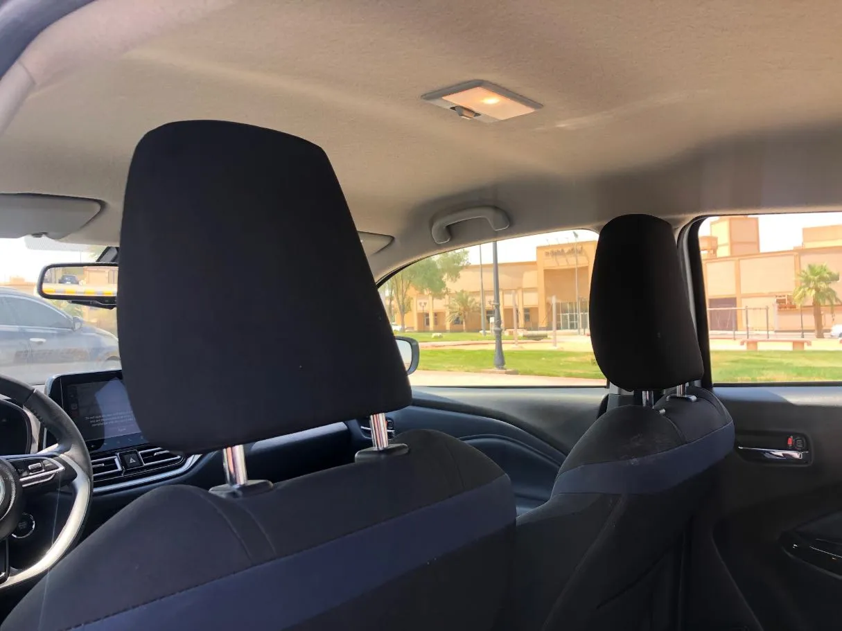 Car image 13