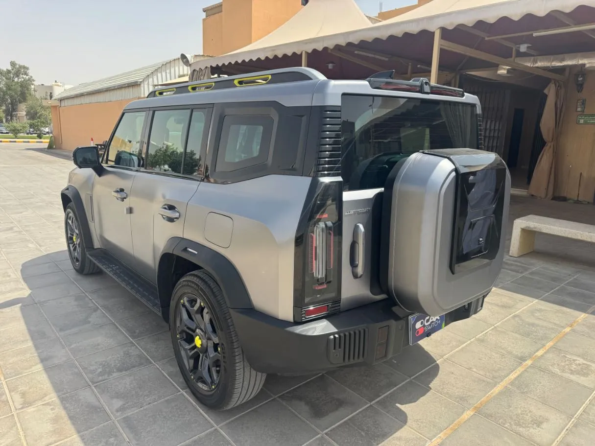 Car image 7