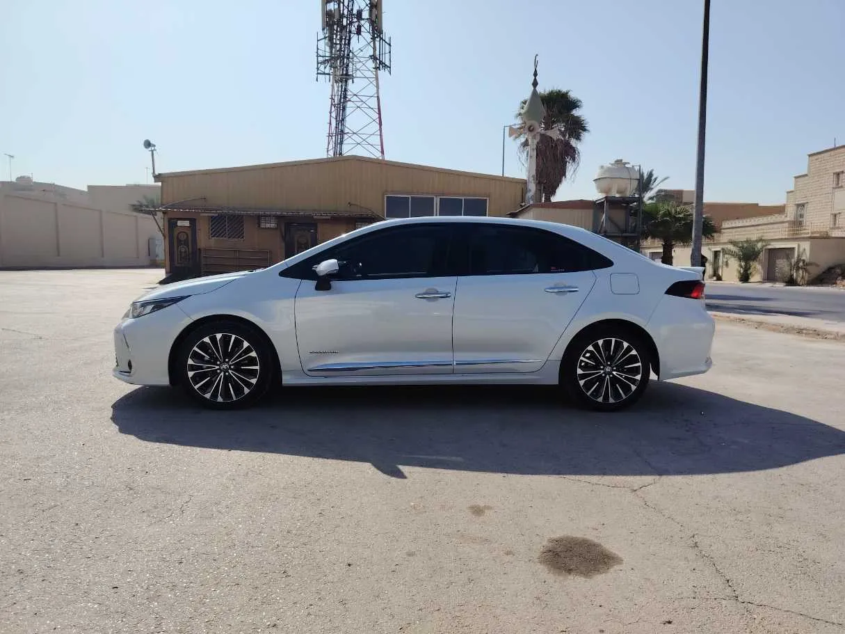 Car image 8
