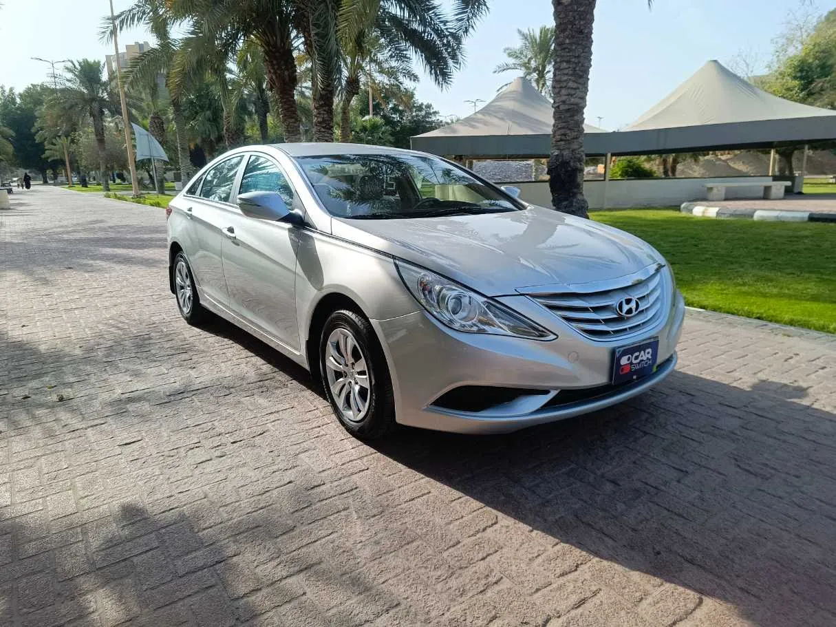 Car image 3