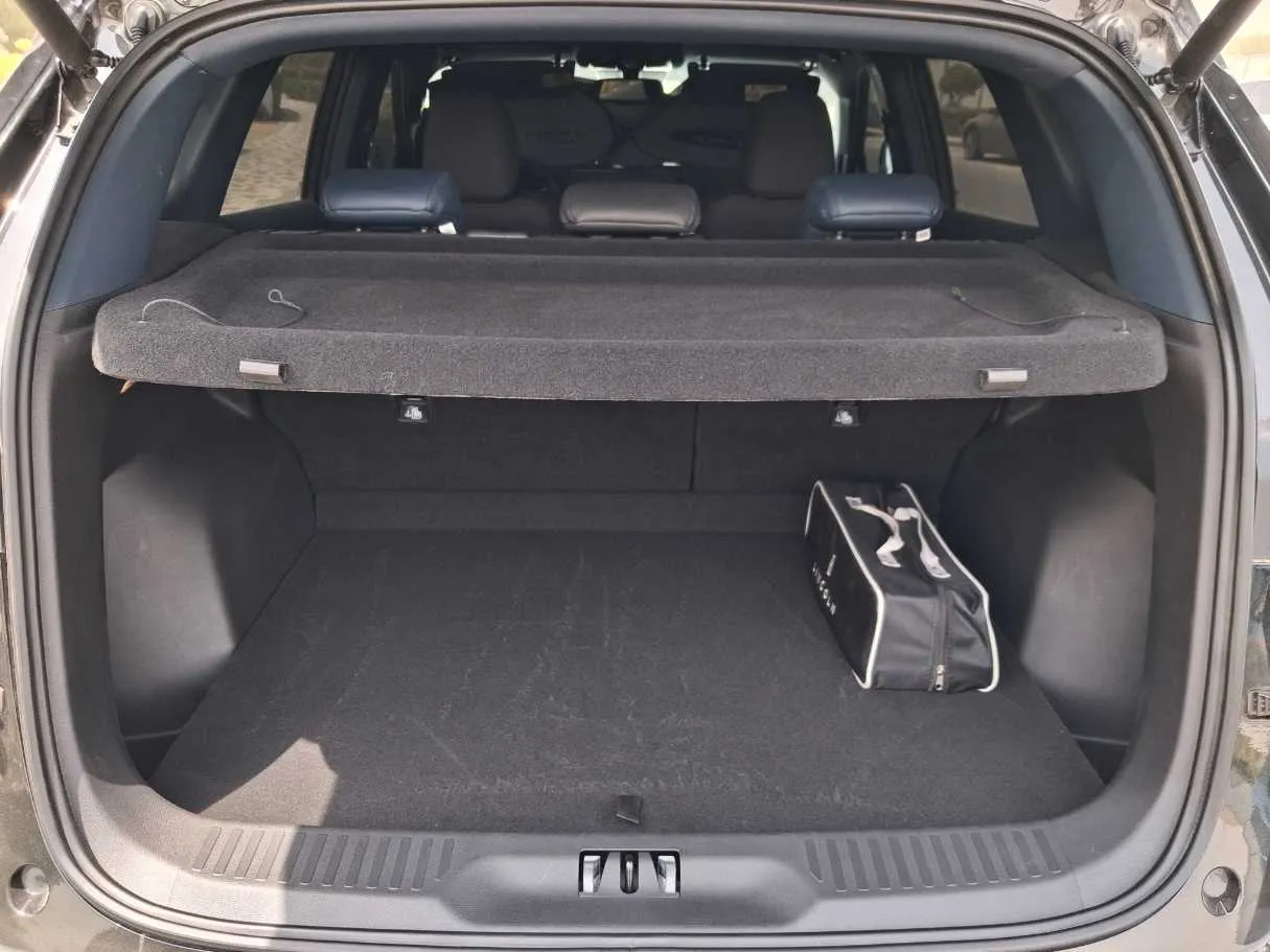 Car image 21