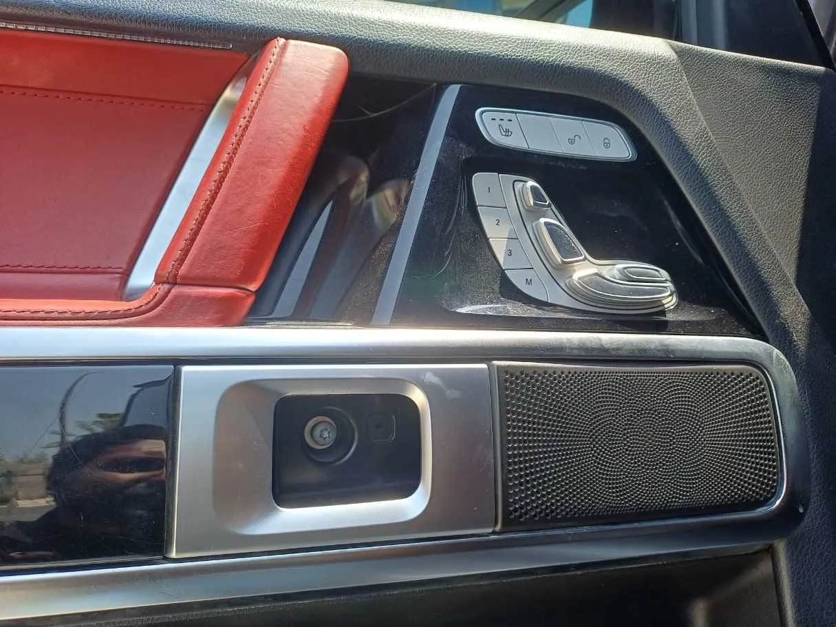 Car image 23