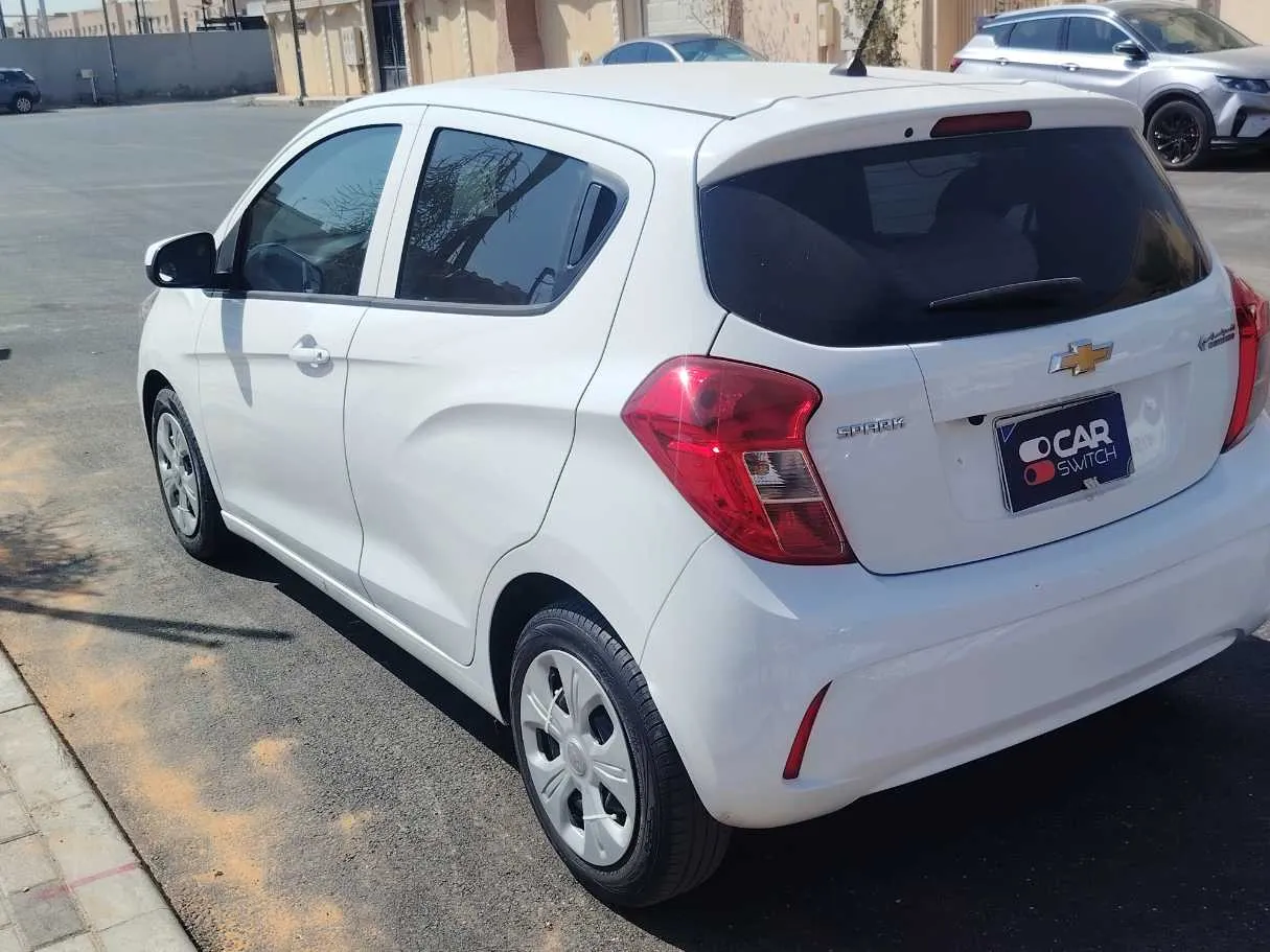 Car image 7