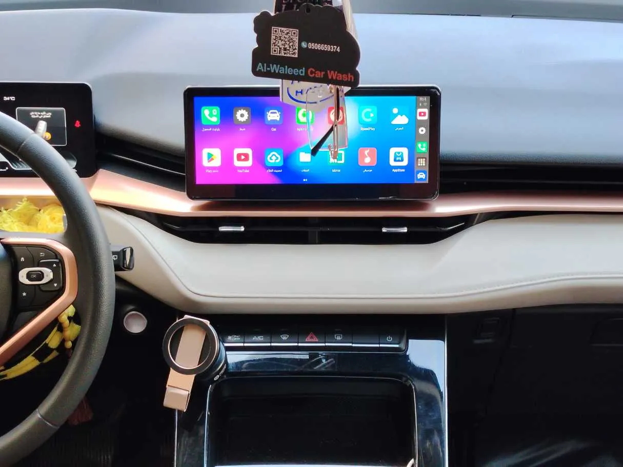 Car image 19