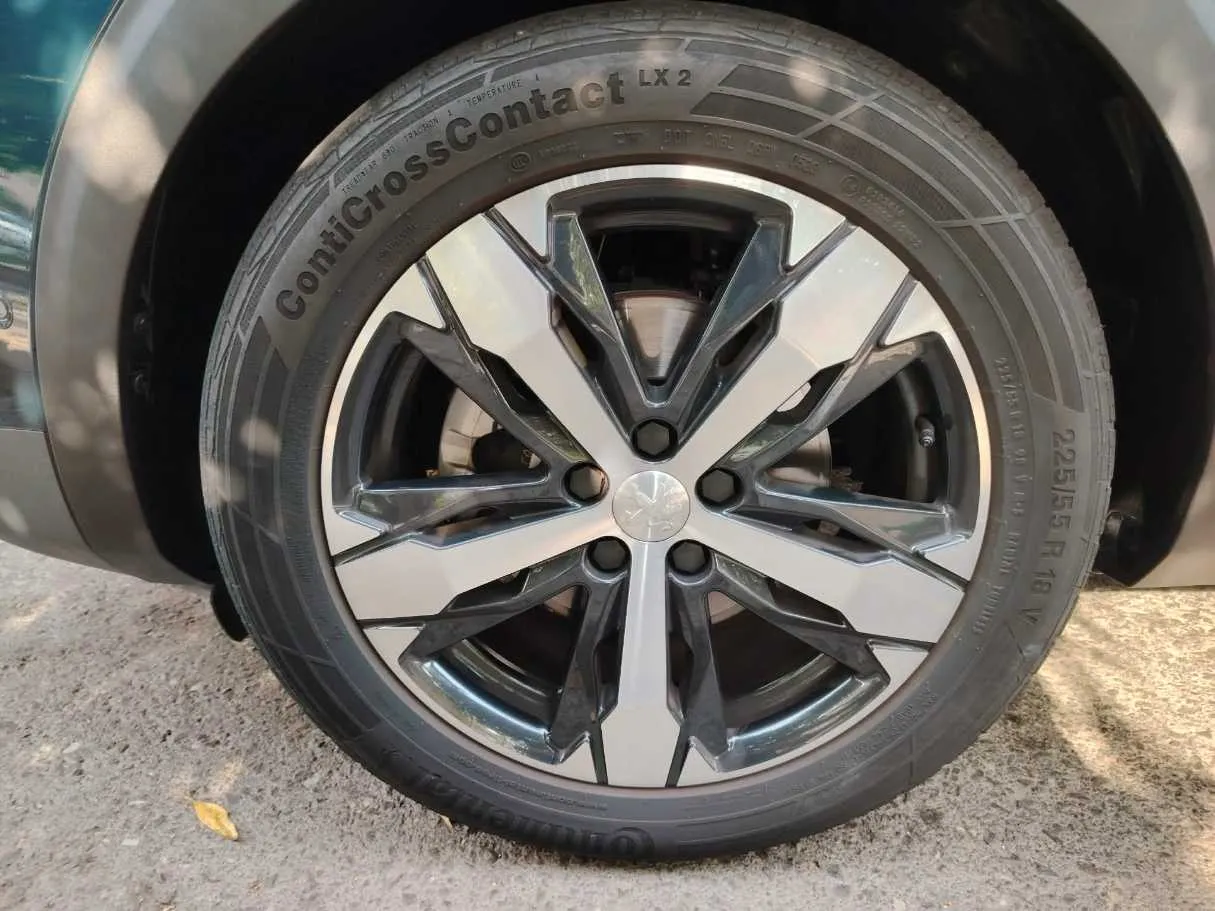 Car image 11