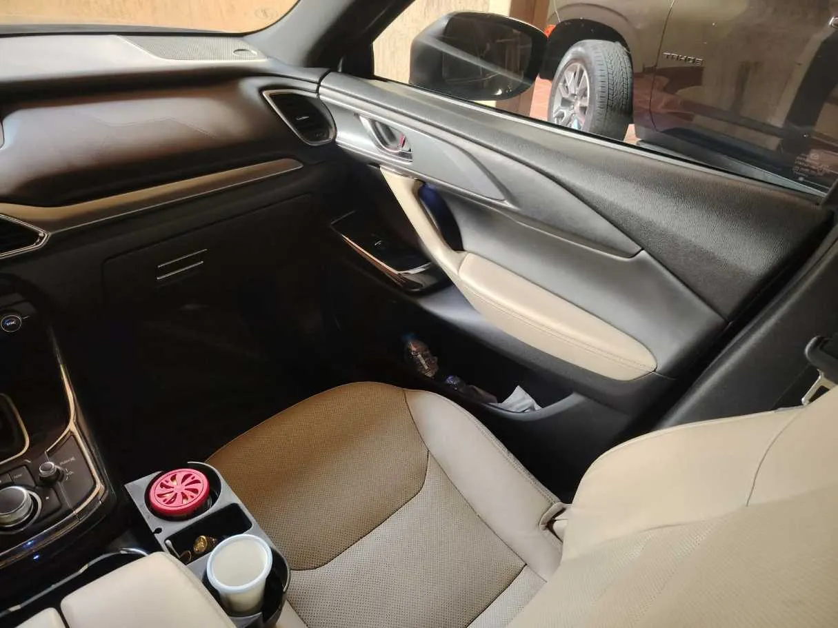 Car image 40