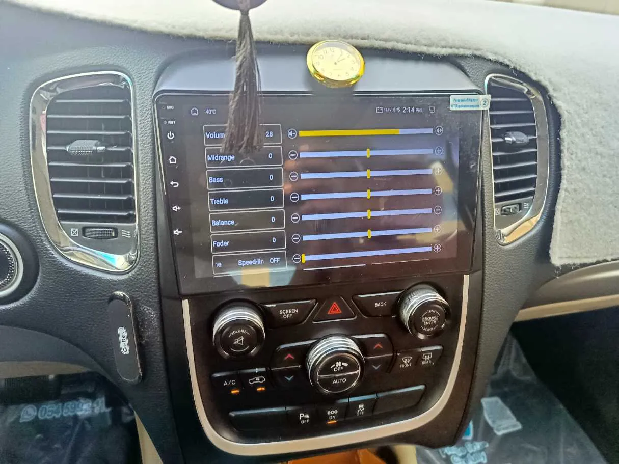 Car image 30