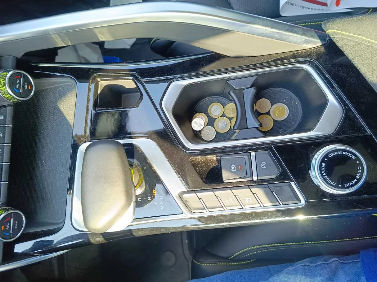 Car image 23