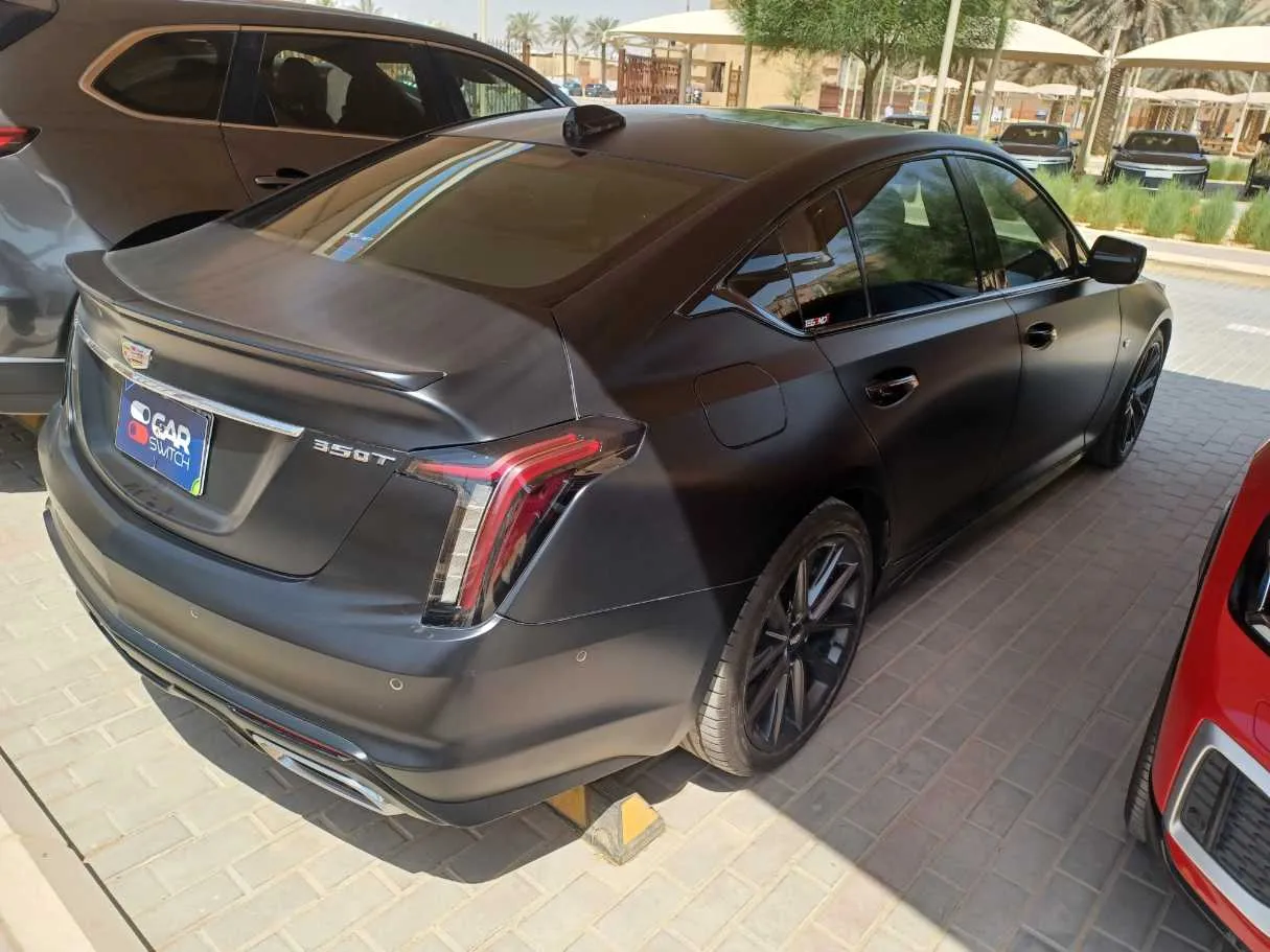 Car image 4