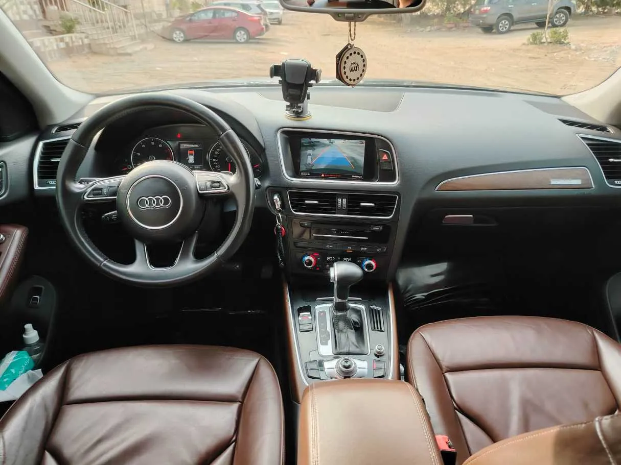 Car image 21