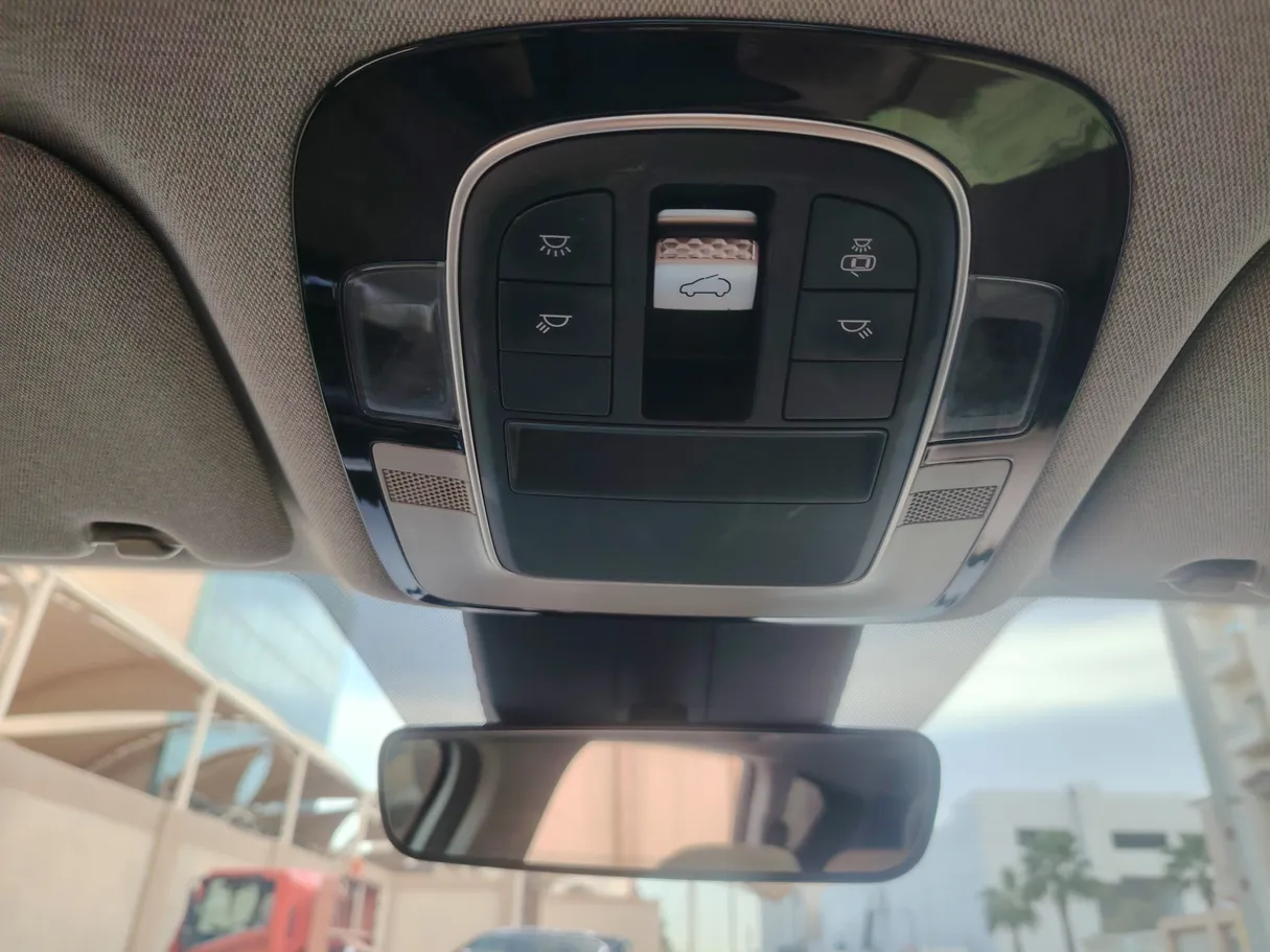 Car image 23