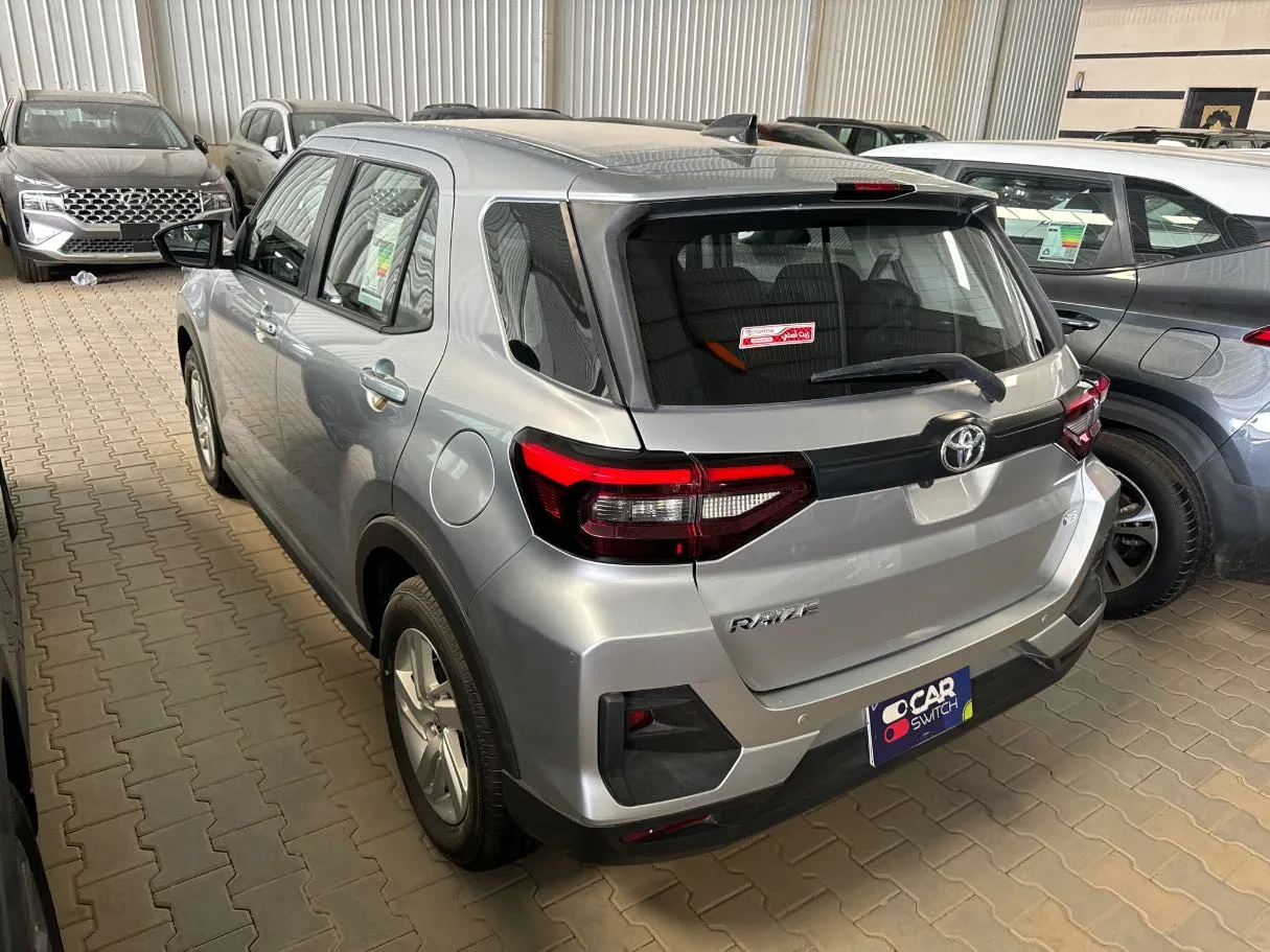 Car image 5
