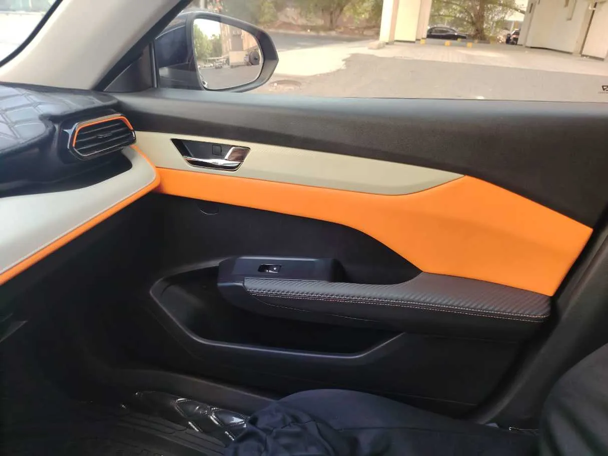 Car image 38