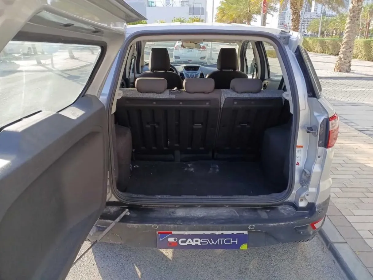 Car image 11