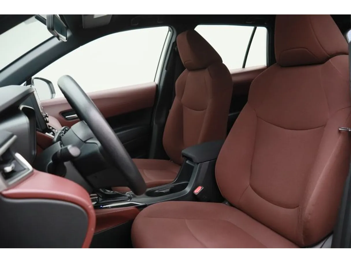 Car image 8