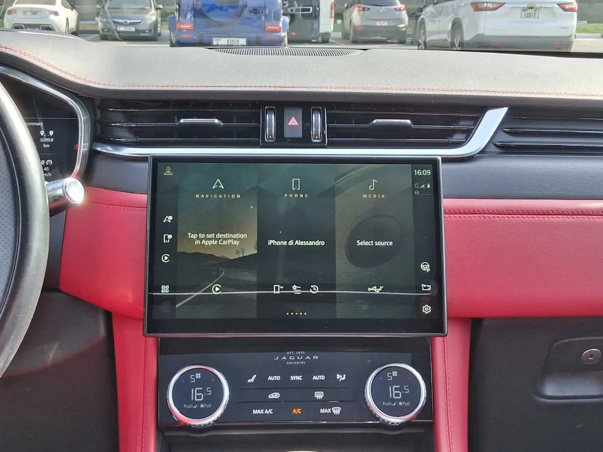Car image 15