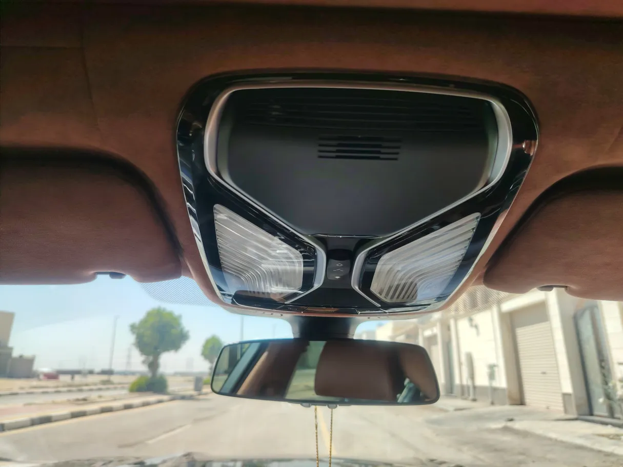 Car image 25