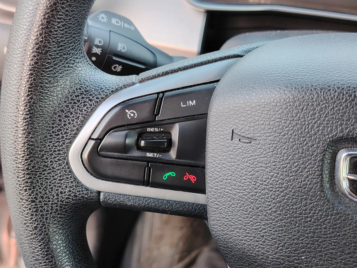 Car image 27